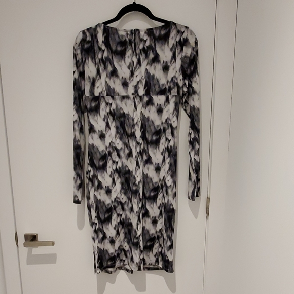 Michael Kors long-sleeve knee-length dress - Picture 2 of 5